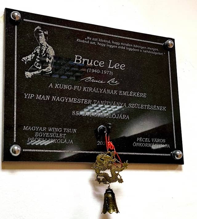 BRUCE LEE 85 EMLÉKTÁBLA - Image 1