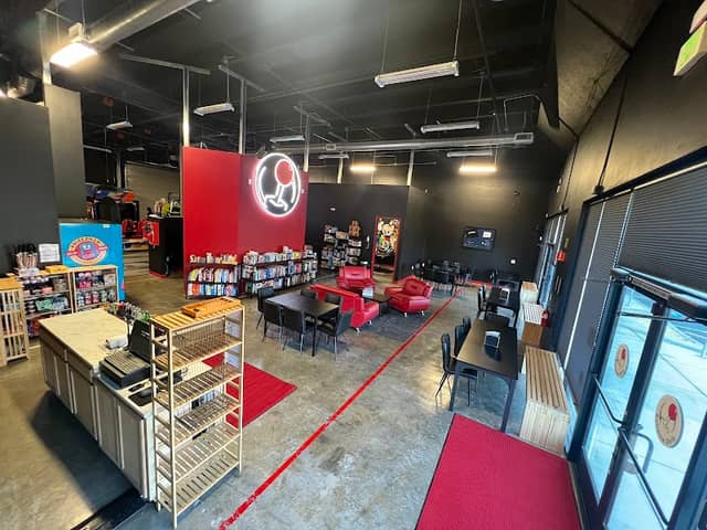 Joystick Gaming Lounge - Image 2