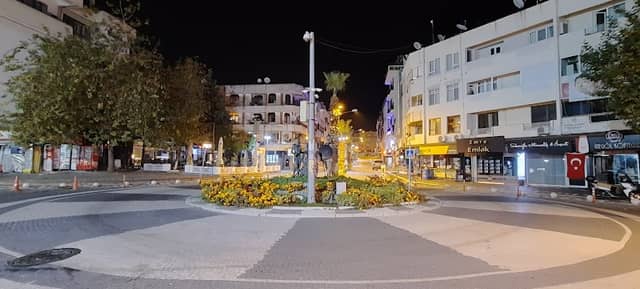 Güzellik Yarışması Heykeli - Image 1