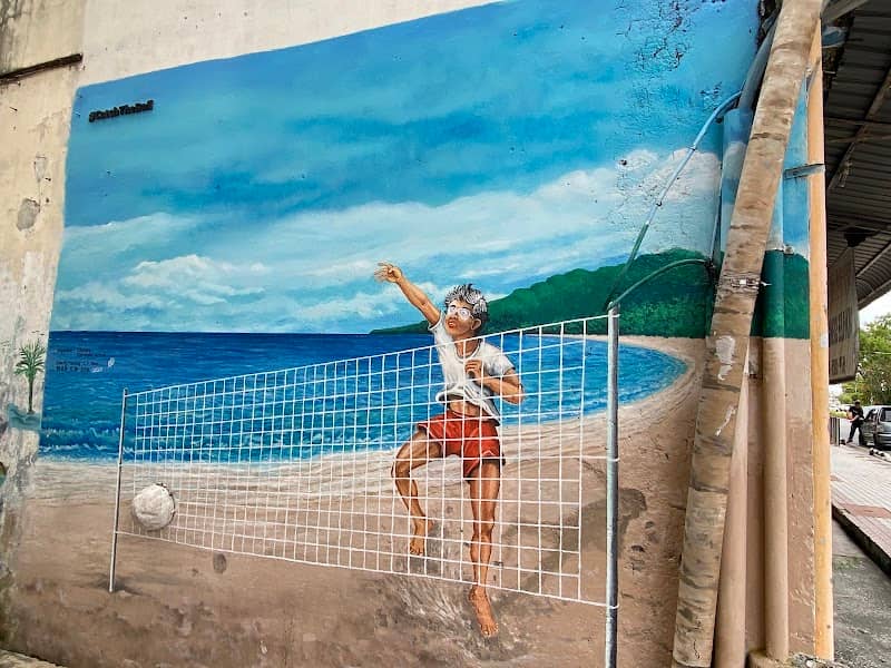 Catch The Ball Street Art - Image 1