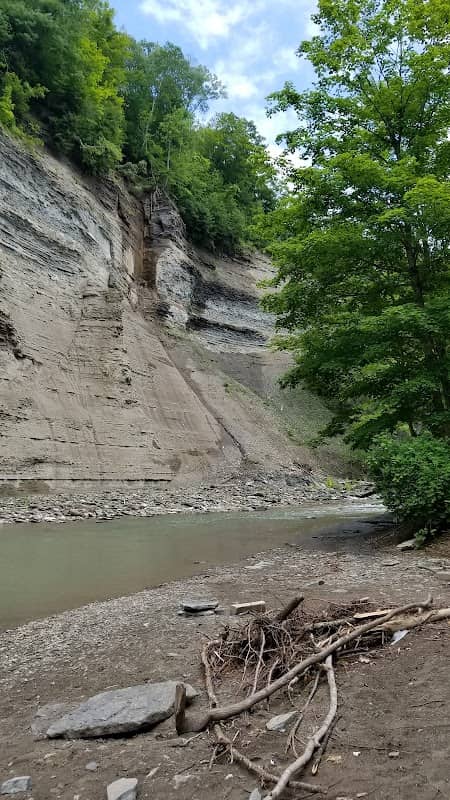 Forty Road Trail - Image 1