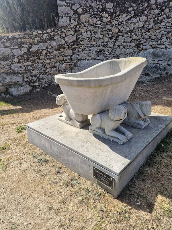 Escultura "A morte de Inês" - Image 1