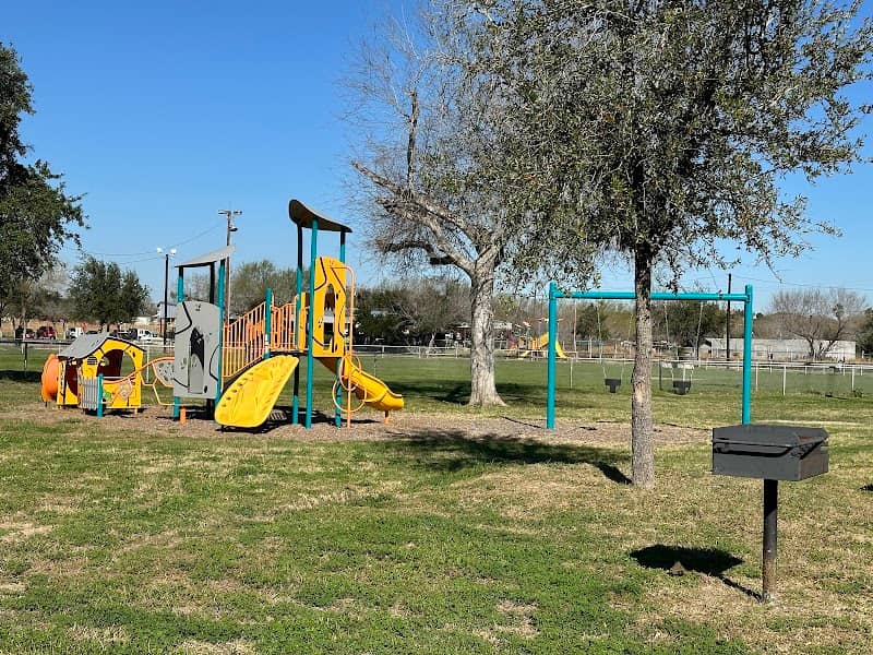 El Cenizo Park - Image 1