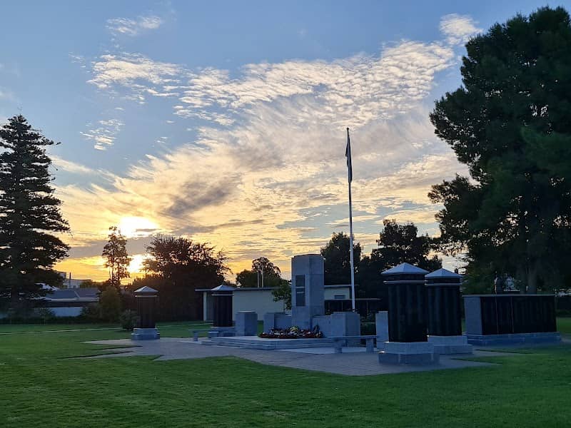 Henderson Park War Memorial - Image 3