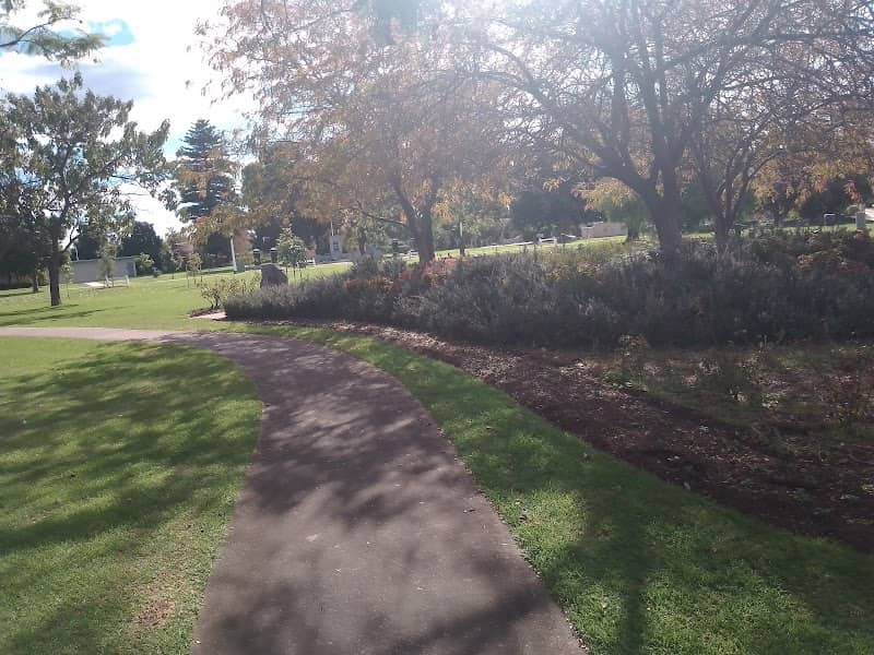 Henderson Park War Memorial - Image 2