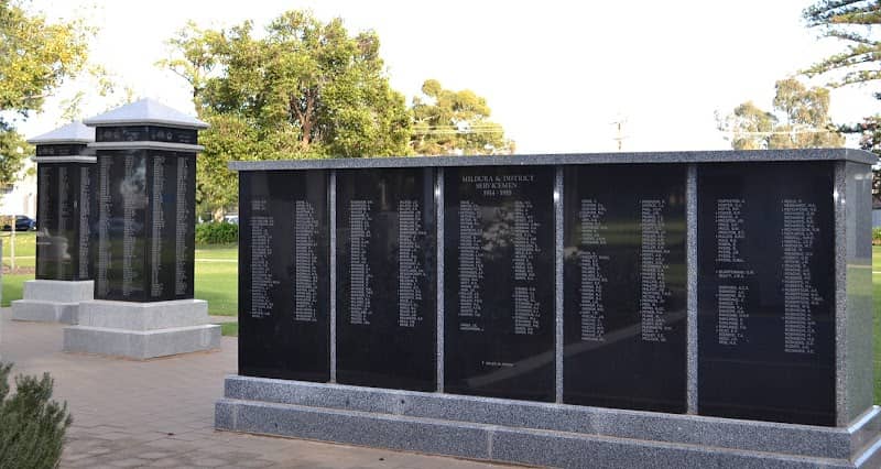 Henderson Park War Memorial - Image 1