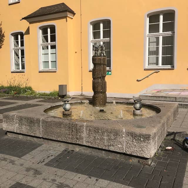 Brunnen am Rathaus - Image 1