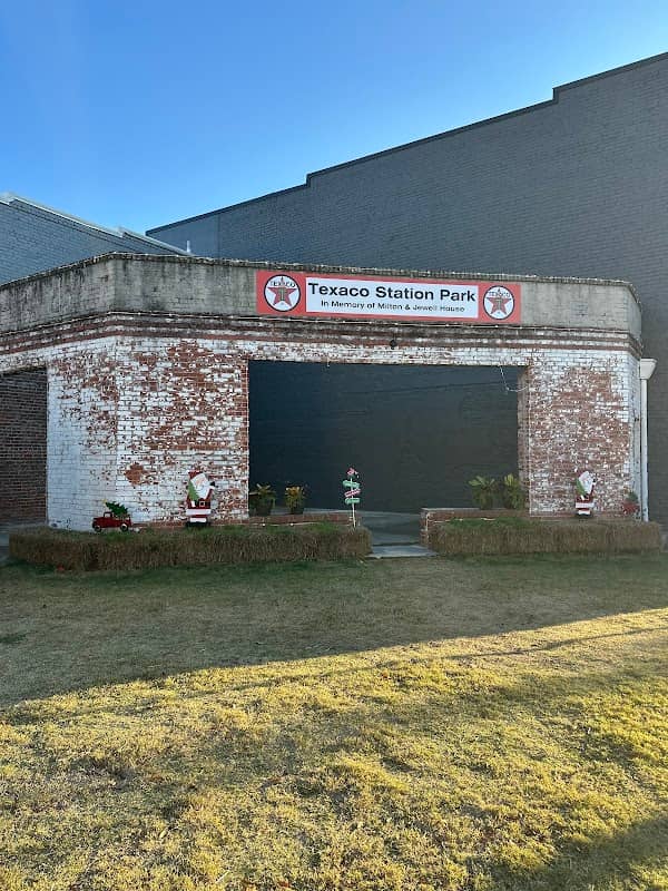 Texaco Station Park - Image 1