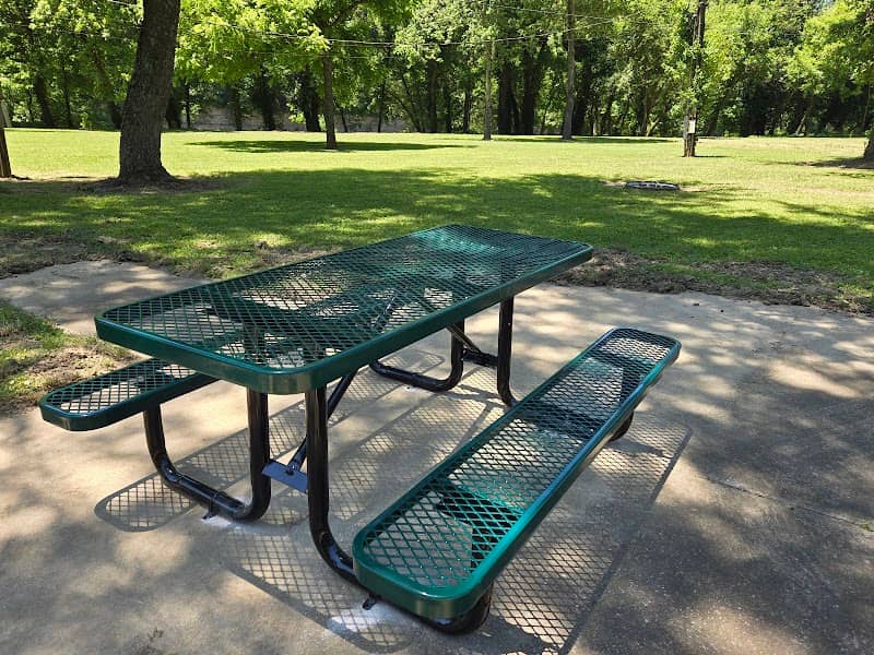 Billy Bush Riverside Park - Image 2