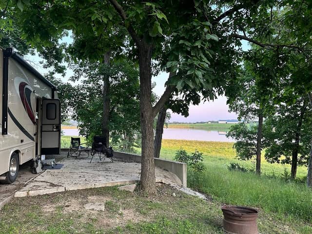 Lake View RV Park & Camp - Image 1