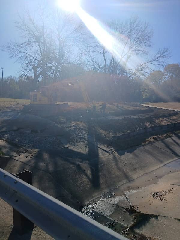 Thunderbird Park - Image 2