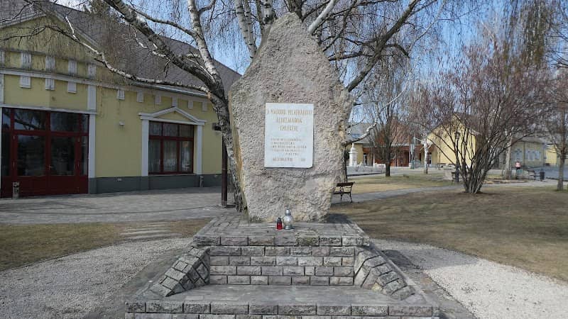 II. világháborús emlékmű - Image 1