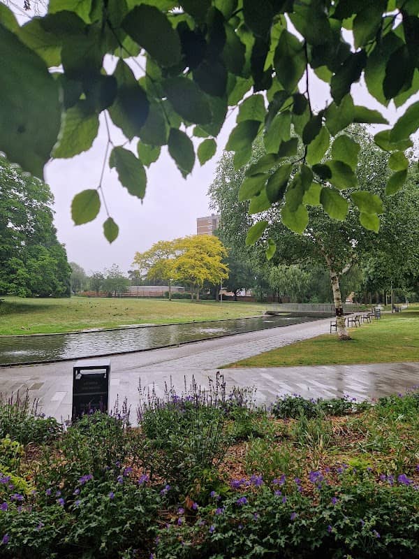 Town Centre Gardens - Image 2