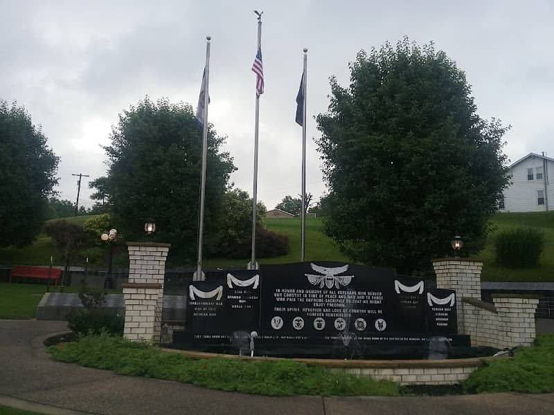 Shinnston Veterans Memorial - Image 1