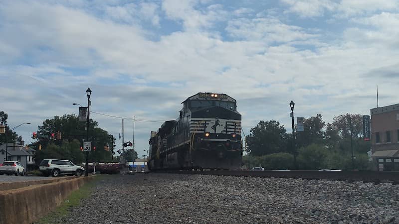 Kings Mountain Railfan Area - Image 1