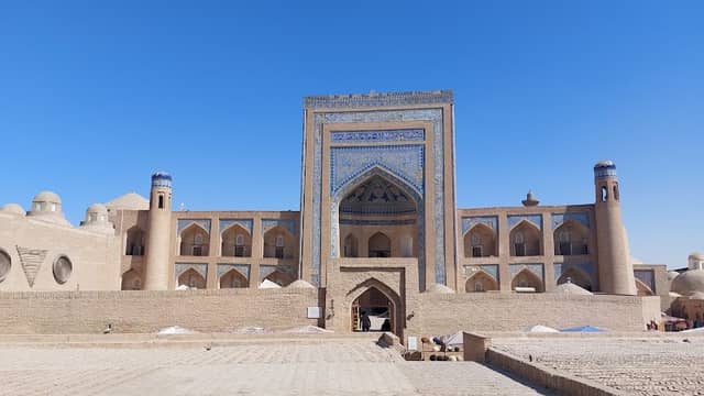 Allakuli Khan Madrassah - Image 1