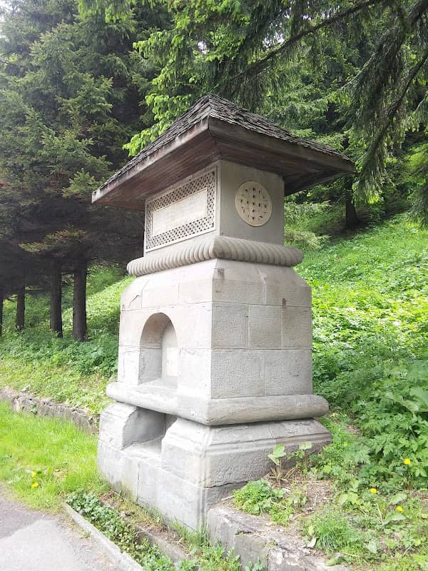 Monumental Fountain - Image 1