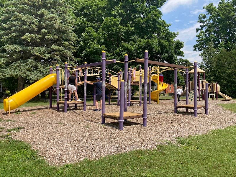 Lions Park - Image 1