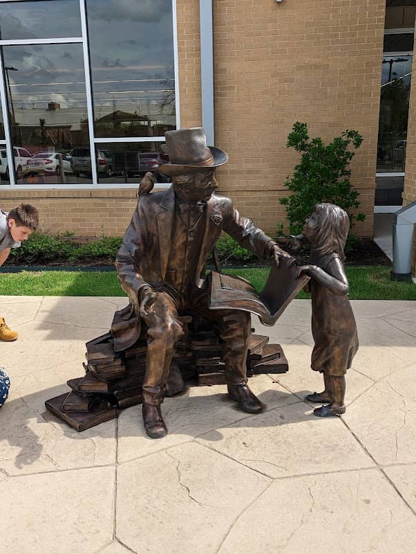 Albert Einstein Statue - Image 3