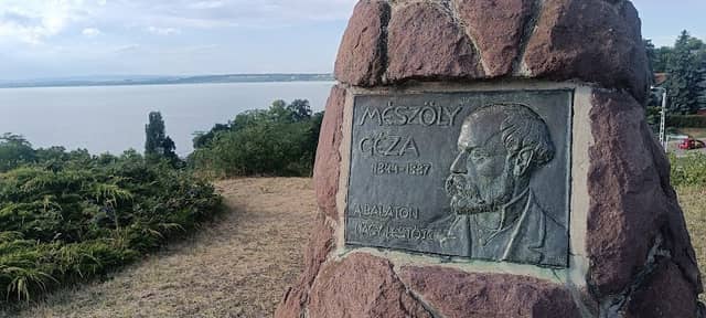 Mészöly Géza-emlékmű - Image 2