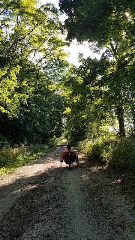 Vandalia Trail, Amo parking lot - Image 1
