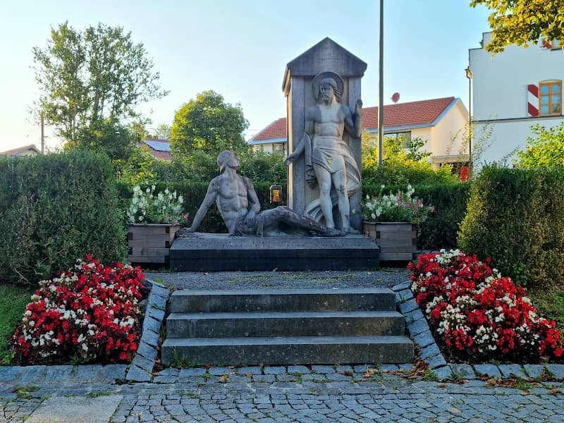 Kriegerdenkmal - Image 1