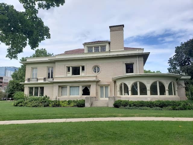 Pleasant Home - Image 1