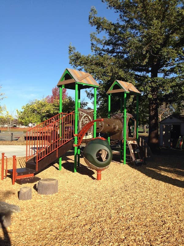Piper Park - Image 1