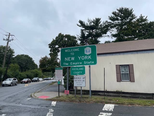 Welcome to New York Sign - Image 1