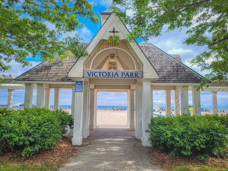 Victoria Park - Image 1