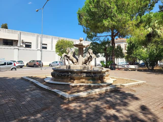 Fontana piazza Bettolo - Image 2