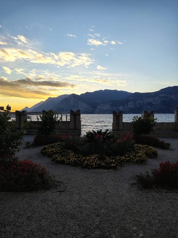 Panorama Lake View - Image 3
