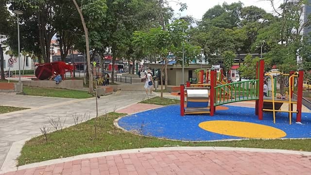 La Pera Park - Image 2