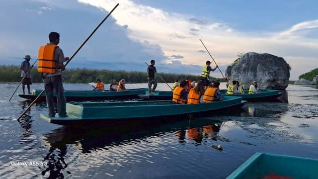 เรือถ่อบ้านหน้าทุ่ง - Ban Na Thung Punting Boat - Image 1