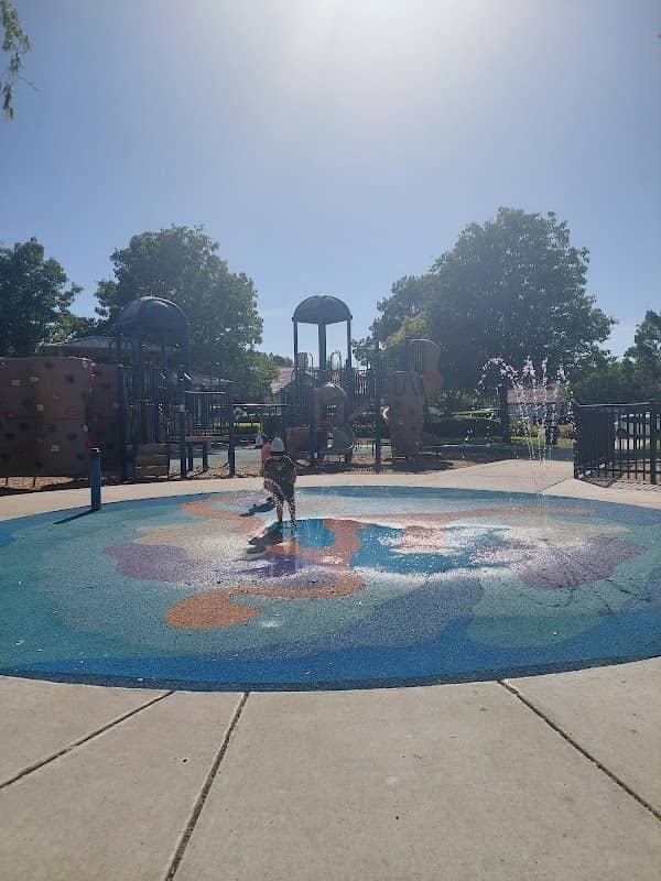 Rainbows End Park - Image 2