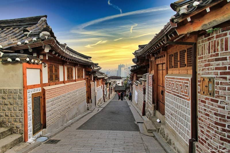 Bukchon Hanok Village - Image 1