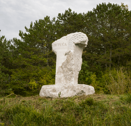 KAMNITE SKULPTURE POPETRAE - Image 1