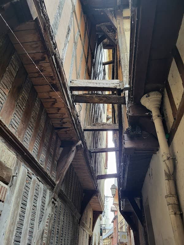 Ruelle des Chats - Image 3