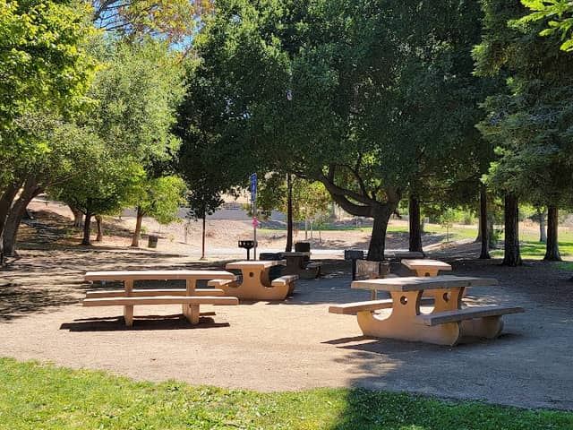 Seven Hills Park - Image 2