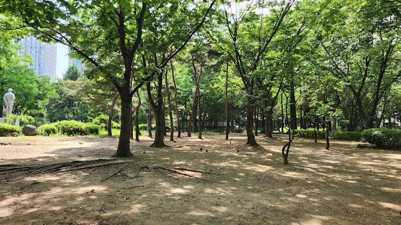 청담근린공원 - Image 1