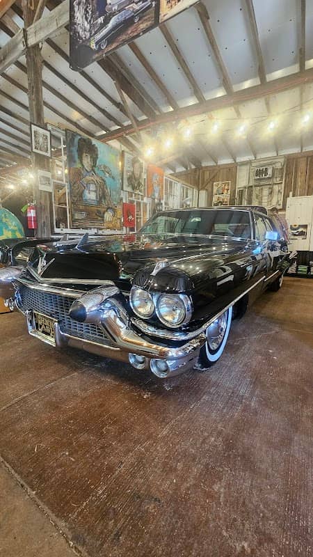Johnny Cash Hideaway Farm - Image 2