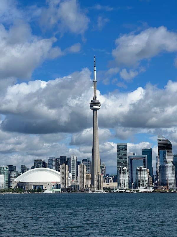 Toronto Skyline viewpoint - Image 3