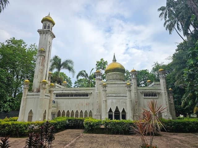 Taman Monumen - Image 1