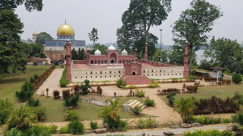 Taman Monumen - Image 2