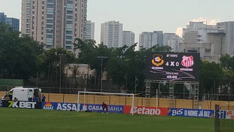Estádio primeiro de maio - Image 2