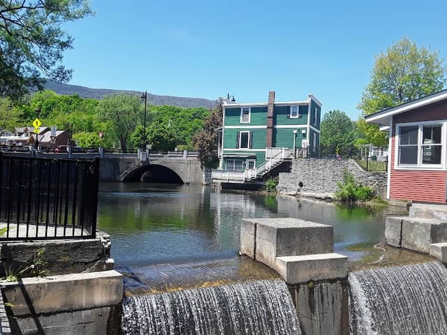 Factory Point Town Green - Image 1