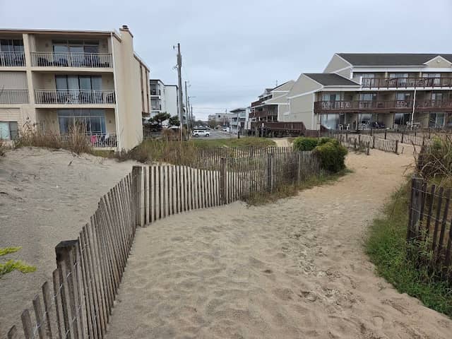 71st St Beach Access - Image 1