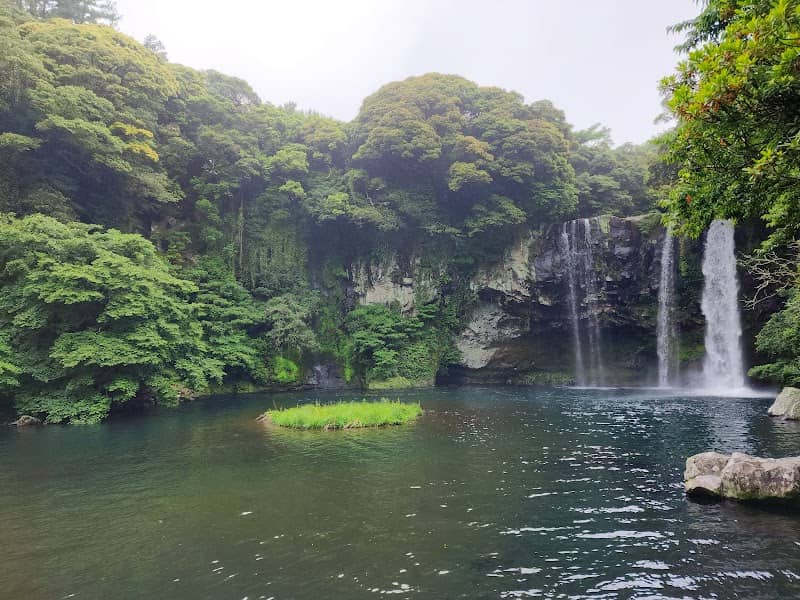 Cheonjiyeon Waterfalls - Image 1