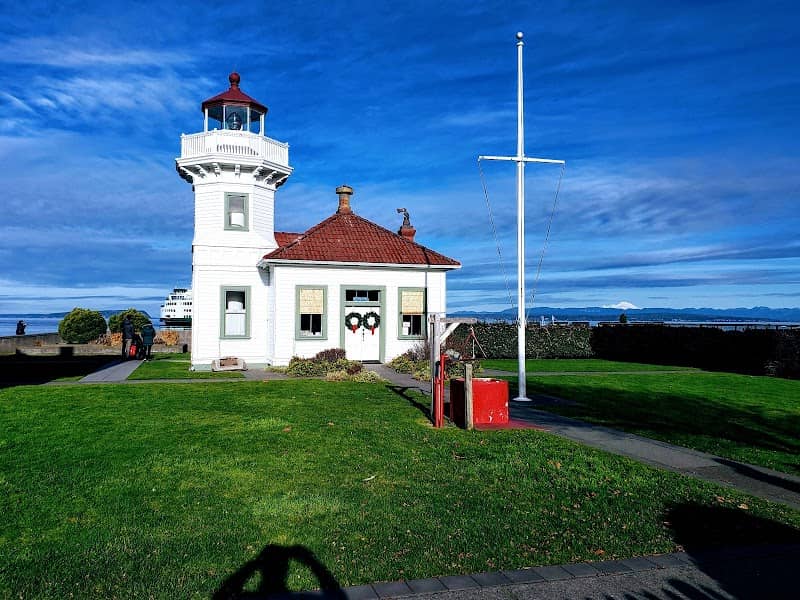 Lighthouse Park - Image 1