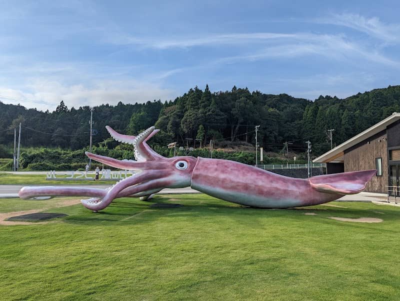 Squid King (Giant Squid Statue) - Image 1